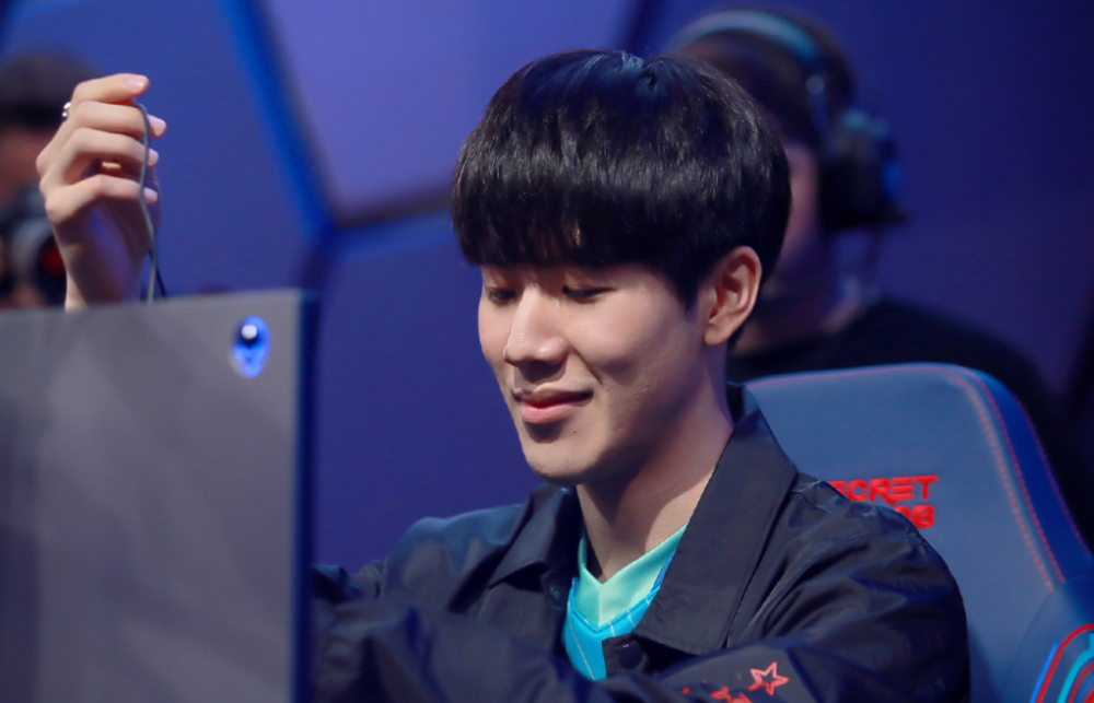 竞的巨大吸 竞的巨大吸