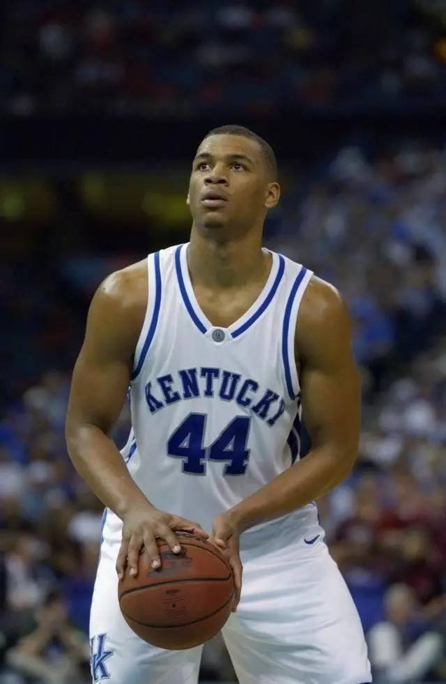 42岁回农村住三个月后，渐渐发现，农村环境再好，也回不到从前了.