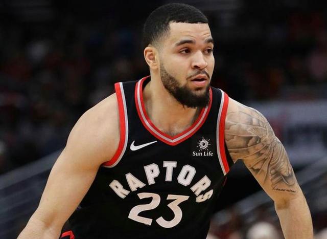 体坛名场面｜中国小伙打法太残暴，2分钟打翻日本对手3次，裁判：真丢人！.